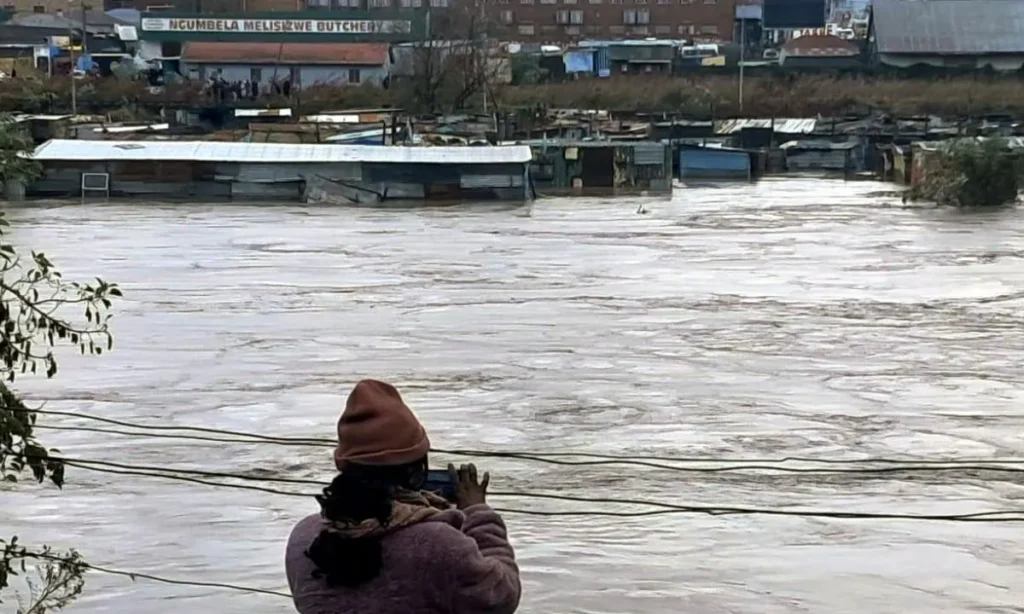 South Africa weather alert, cold front brings heavy rain, strong winds, and chill
